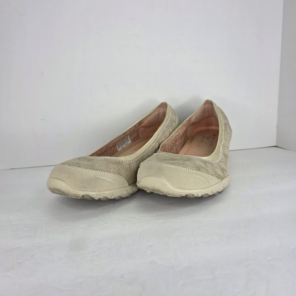 Skechers Relaxed Fit Savvy Women’s Beige Loafer Slip On Comfort Wedge  Size 9 - Picture 3 of 14